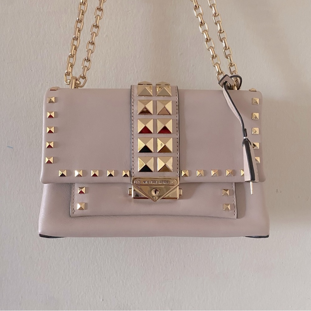 Michael Kors CeCe Pale Pink Flap Handbag w Gold Tone Studs & Studded Chain - Picture 2 of 9